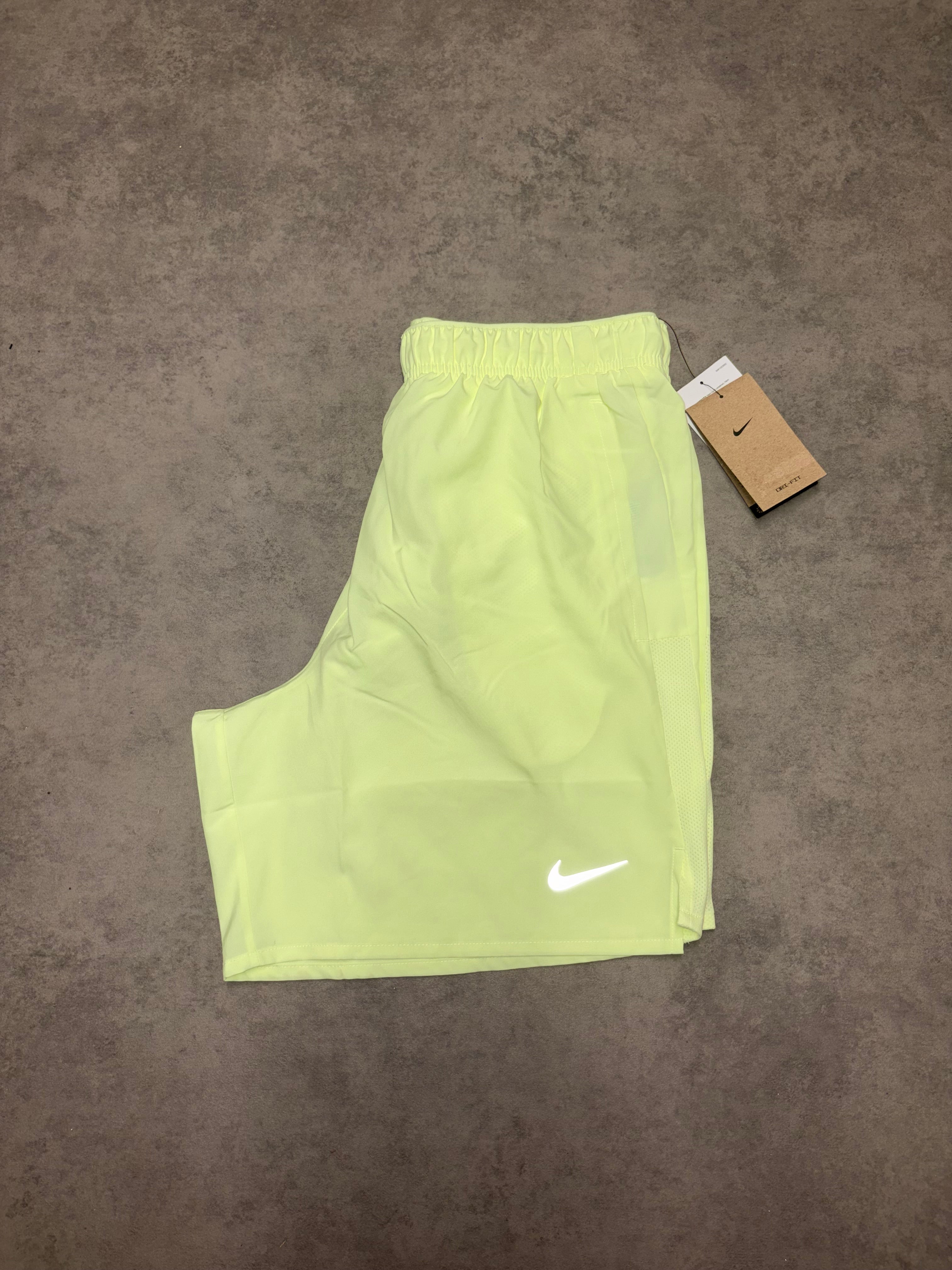 Nike Challenger 7” Shorts - Barely Volt
